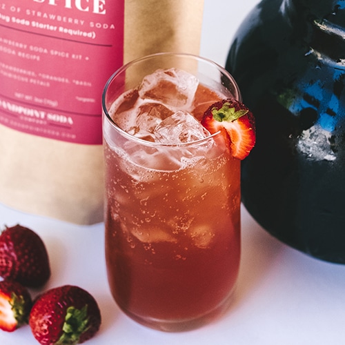 Strawberry soda drink_500 Strawberry soda drink_500